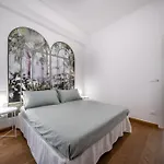 Santo Stefano 76